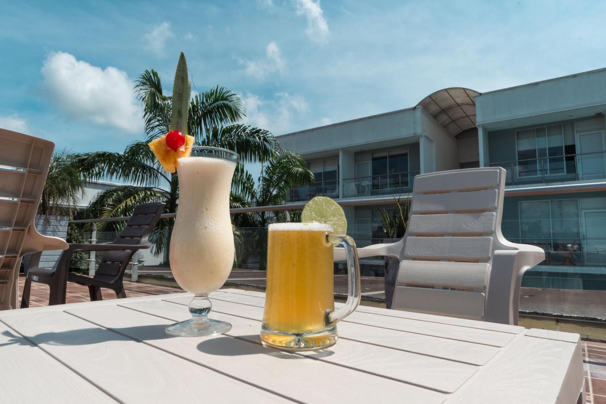 Hotel El Aeropuerto San José del Guaviare エクステリア 写真