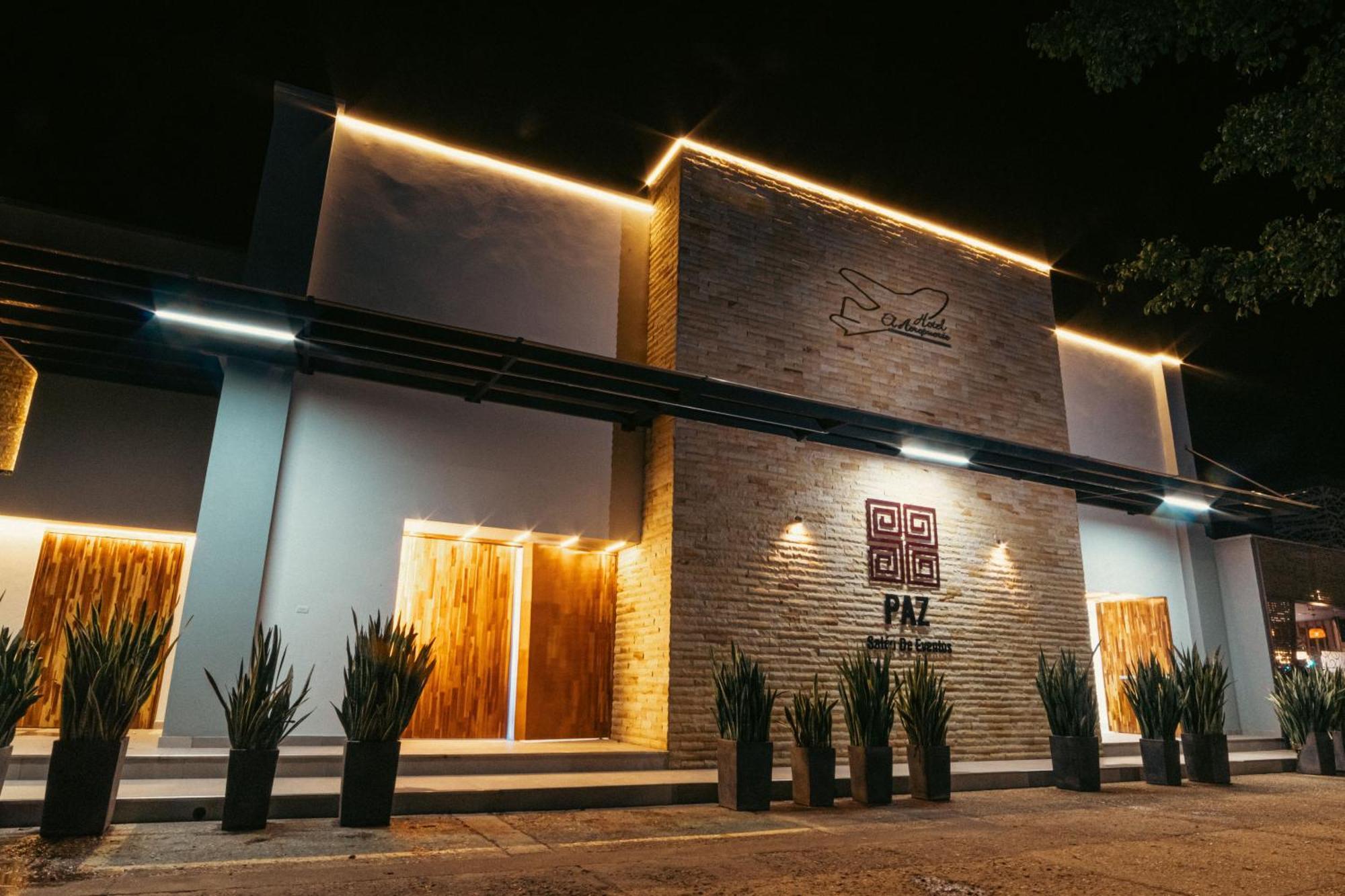 Hotel El Aeropuerto San José del Guaviare エクステリア 写真